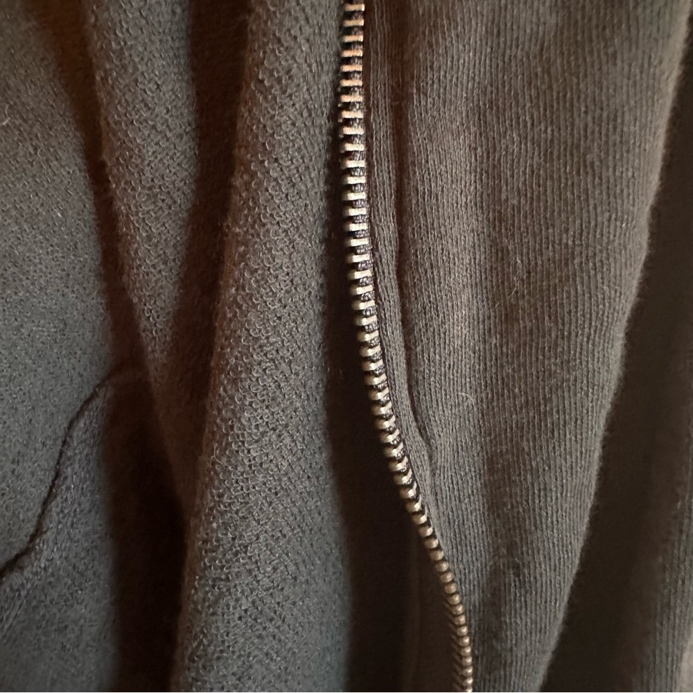 Converse size XL zip around cropped sweater with hood. Dark grey. - Picture 3 of 7